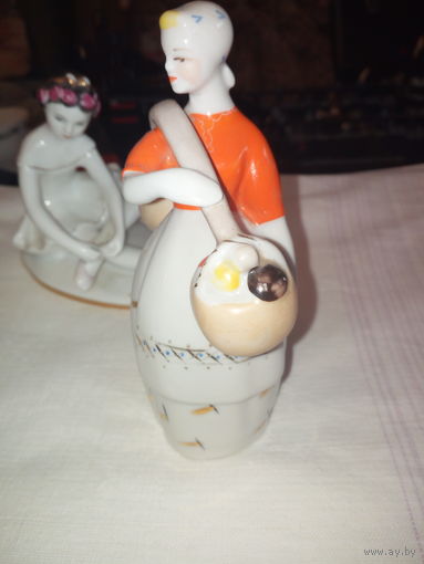 Девушка с коромыслом