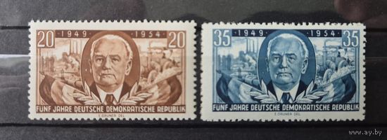 Германия, ГДР 1954 г. Mi.443-444 MNH** полная серия