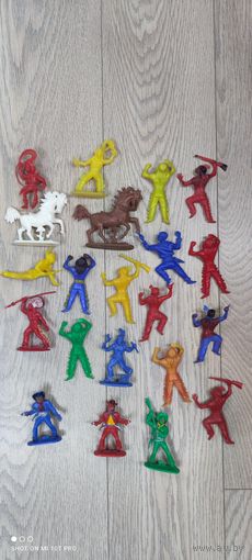 Индеец, ковбой (Хофлер), Германия. Цена за любую фигурку.