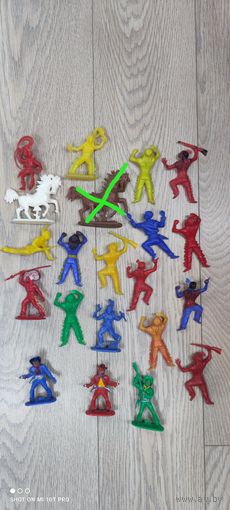 Индеец, ковбой (Хофлер), Германия. Цена за любую фигурку.