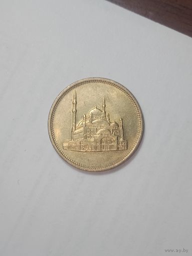 Египет 10 пиастров 1992 года .