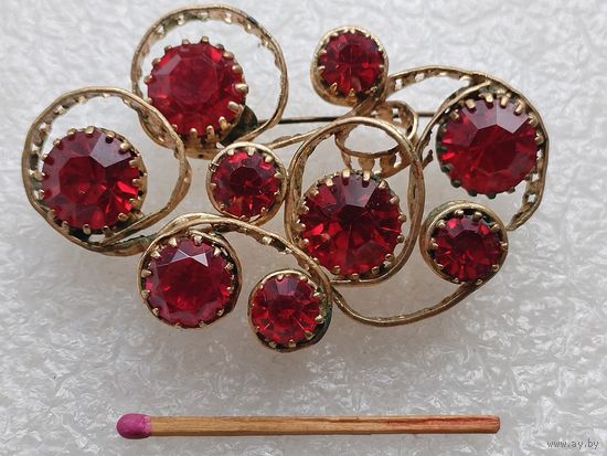 Брошь винтажная ЧССР. "Ленты"