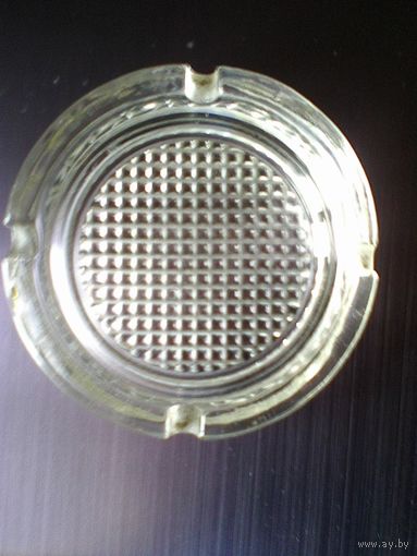 Пепельница - Диаметр 10,5 см.