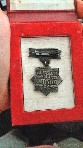 За заслуги в статистике Польша