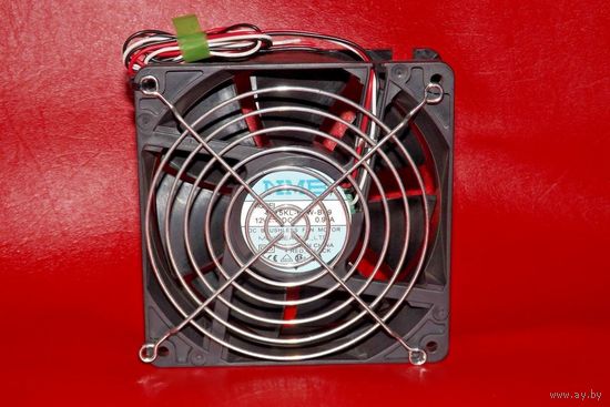 Очень мощный вентилятор с грилем 12VDC 120mm NMB 4715KL-04W-B49 поток до 200 м.куб. в час dell poweredge 4100
