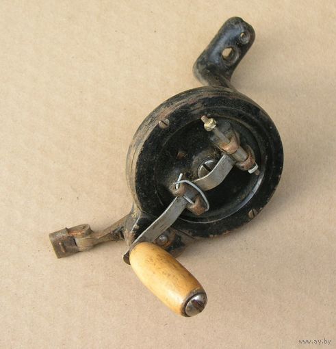 Ручной привод для швейной машины ОРША времен СССР