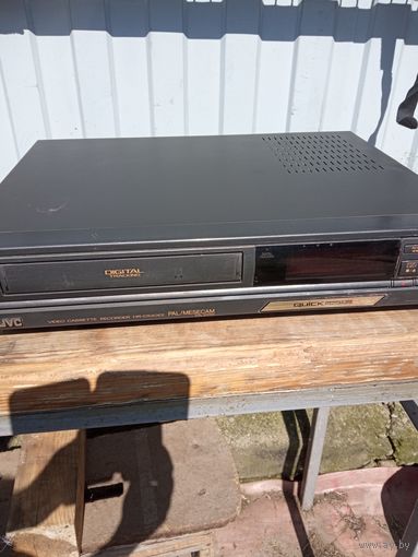 Видеомагнтофон JVC