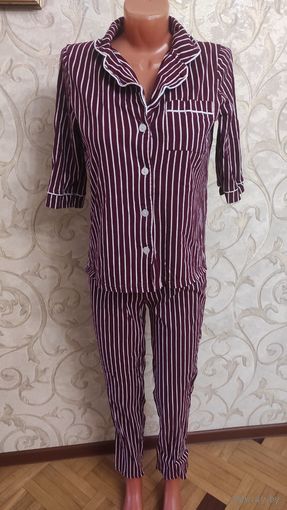 Классная пижама Makey Kelly на 44-46 размер. Цвет бордо в полоску. Хлопок б/у недолго, отличное состояние. Длина верха 60 см, ПОгруди 50 см. Штаны длина 94 см, ПОталии тянется 30-44 см.