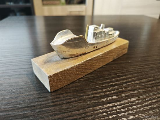 Сувенир корабль китобоец СССР Аукцион 10 дней старт с 1 бел. руб.