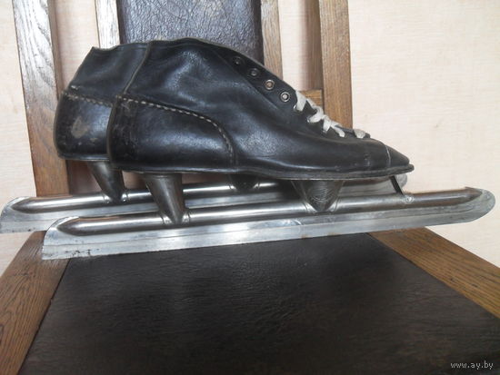 Советские беговые коньки.1954.Р.37.