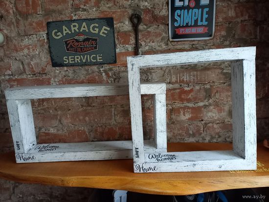 Полки из деревянного бруса.