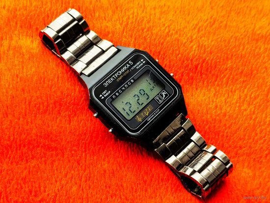 Электронные часы. Электроника 5, браслет Orient в подарок. Торг есть. (Nо 5).