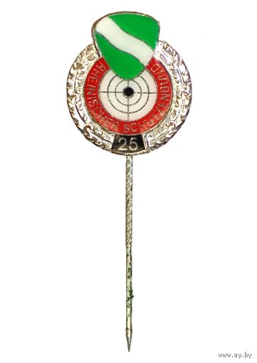 Значок Rheinischer Schutzenbund, Рейнского стрелкового союза земли Вюртемберг. Число "25" в нижней части, вероятно, указывает на годовщину, членство или спортивное достижение.