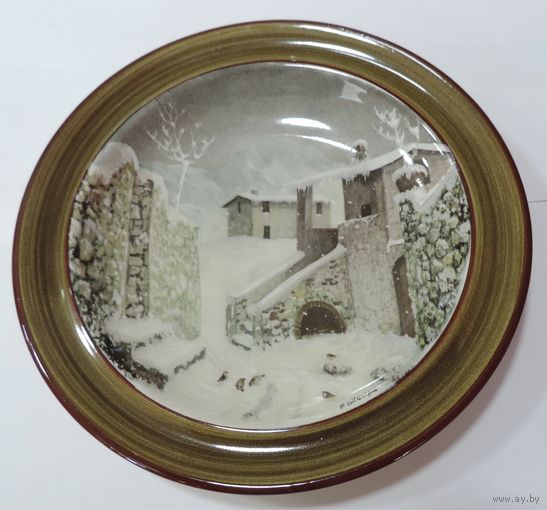 Тарелка фарфоровая настенная 70-80-е годы Германия. Диаметр 16.3 см.