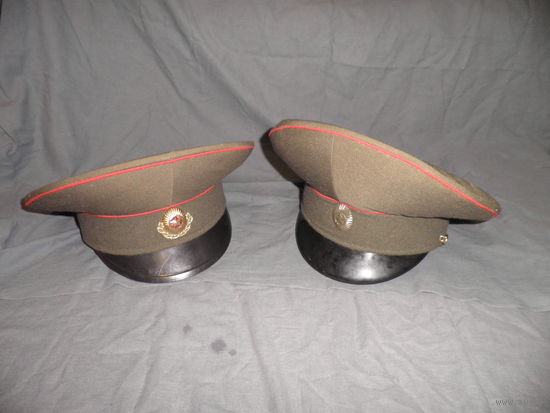 Фуражка офицерская 2 шт.С рубля.