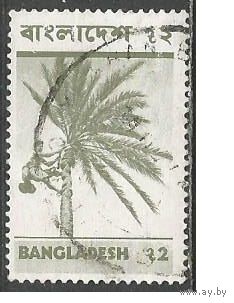 Бангладеш. Сбор кокосов. 1973г. Mi#83.