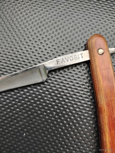 БРИТВА опасная. Германия. "FAVORIT" - EDMUND WEISS. DRESDEN. Кустарная мастерская. Единственный экземпляр на аукционе.