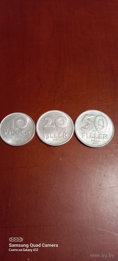 Венгрия, 10 филлеров 1987, 20 и 50 филлеров 1986, одним лотом.