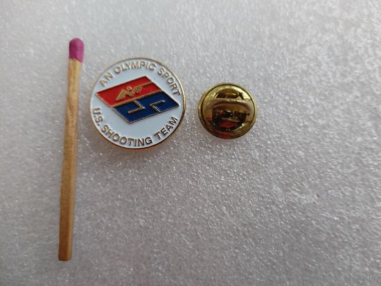 Знак. Участник стрелковой команды США. Олимпийский вид спорта. тяжелый
