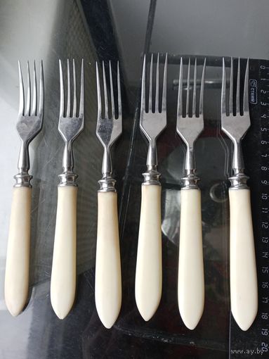 Вилки с белыми ручками