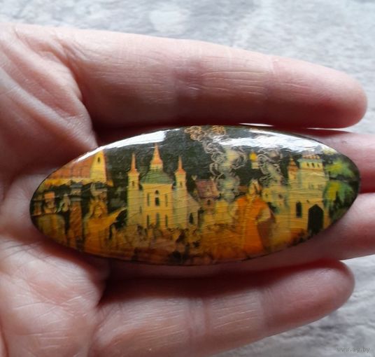 Винтажная брошь "Сказки старого города". Лаковая миниатюра.