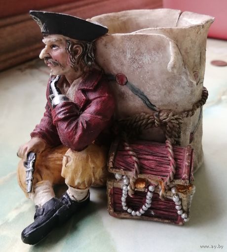 Винтажная подставка для ручек