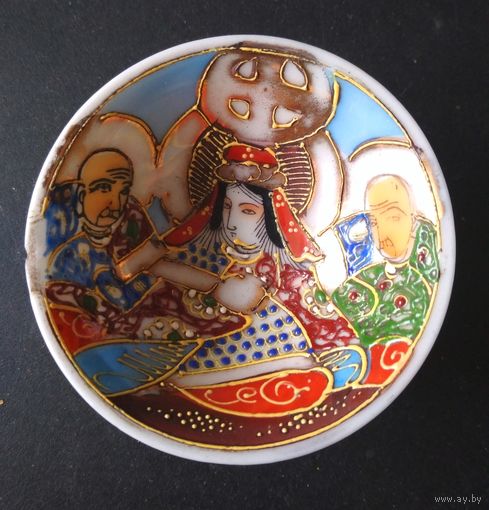Старинная тарелка розетка Япония, фарфор, ручная накладка эмали, полихромия