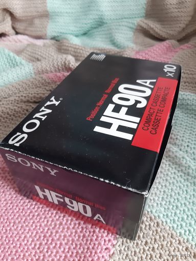 Блок новых в заводской упаковке кассет SONY HF90 A.