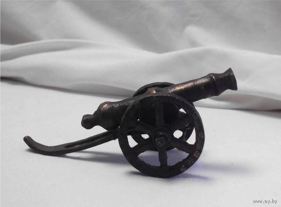 Пушка миниатюрная на лафете Бронза