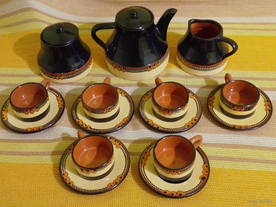 Болгарская майолика: кофейный сервиз (середина 70-х годов ХХ века)