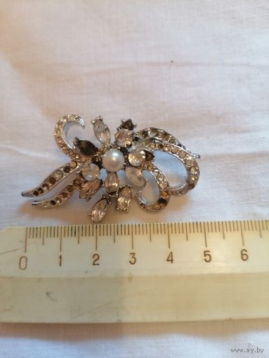Брошь СССР старая не все камни