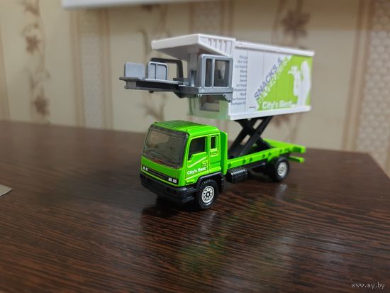 Грузовик GMC Airport Service от Matchbox,  1/60(64)