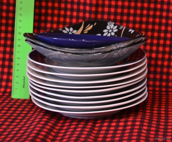 Тарелки, 12 шт. Цена за все.