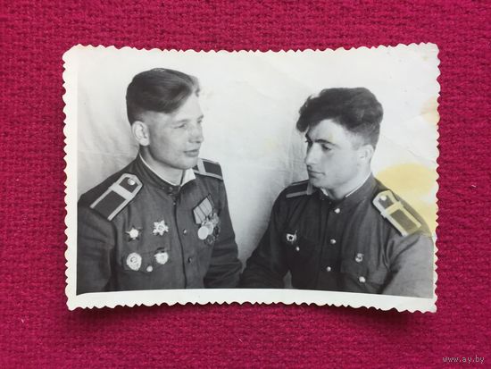 Фотография военных.