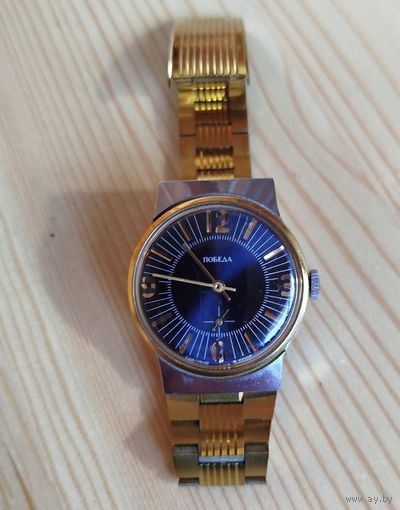Часы Победа в хром корпусе с позолоченным ободком .  Состояние!