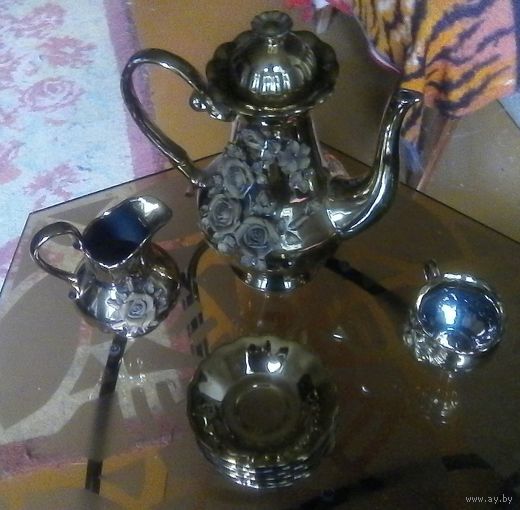 Сервиз фарфоровый из  9 предметов эолотистый Коростень