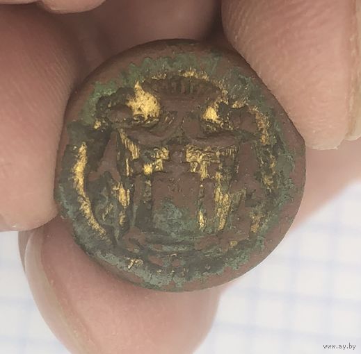 Пуговица ливрейная.