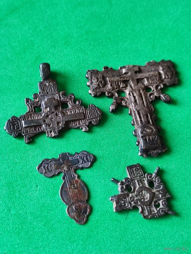 Части старинных крестиков, серебро.
