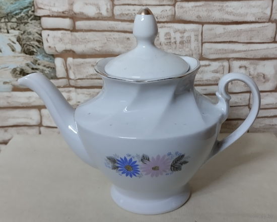 Чайник-заварник, фарфор, Рига. Клейм на фарфоре Рижская фарфоро-фаянсовый завод (Рижский ффз) 1970-1980 гг