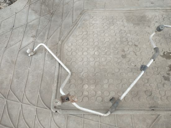 Трубка кондиционера Mitsubishi Carisma