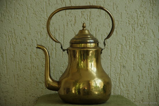 Чайник  латунный   ( объем 3,5 л ,  высота 29 см ;35 см , ширина 27 см )   ЦЕЛЫЙ