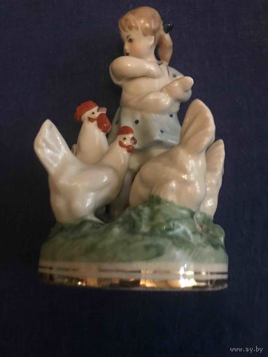 Девочка с курочками СМОТРИТЕ КЛЕЙМО