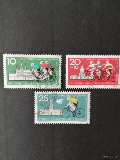 ГДР 1962 Полная серия марок "Международная велогонка "Дружба" по маршруту Берлин-Прага-Варшава" (гашение с клеем и наклейками) Mi.886-888 каталог 4.00 евро