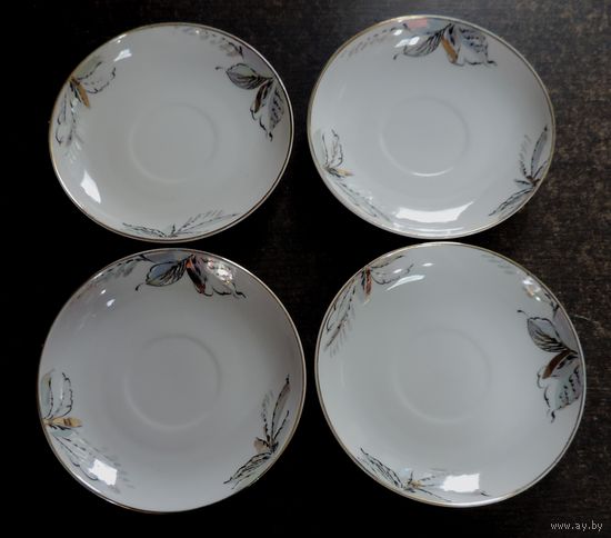 Тарелки фарфоровые 70-80-е годы СССР. ЛФЗ. Диаметр 14 см. - 4 шт.