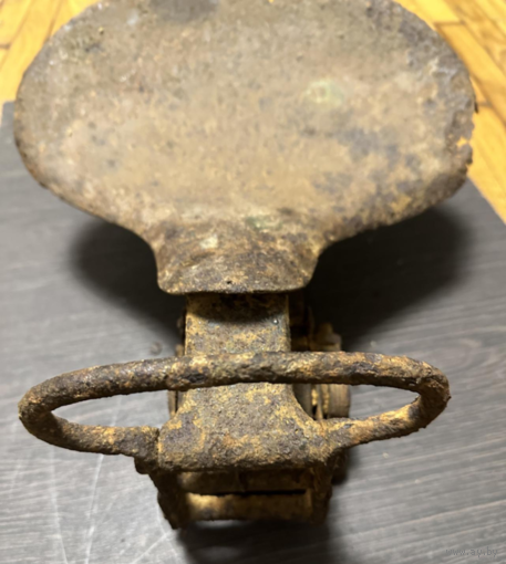 Сиденье от тяжелого мотоцикла времен ВМВ