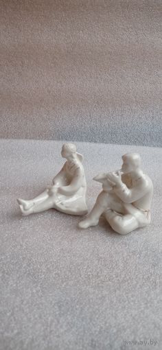 РЕДКОСТЬ КОЛЛЕКЦИОННАЯ ФАРФОРОВАЯ СТАТУЭТКА  ЖАЛЕЙКА ДУДАРЬ И ДЕВУШКА КОМПЛЕКТ МИНСК МФФЗ ОРИГИНАЛ  .  Распродажа Коллекции !!! . Экспресс  Аукцион с рубля без МПЦ   .Много лотов в продаже .