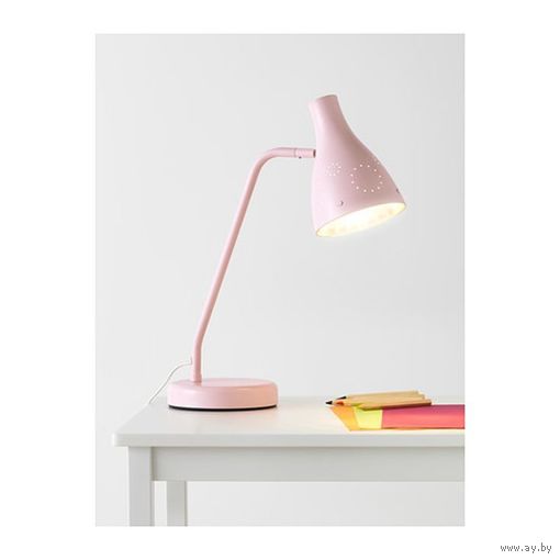 Лампа рабочая IKEA СНЁИГ, светло-розовая.