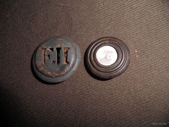 Кокарда рядового Австро-Венгрия ПМВ и кокарда,пуговица(?) с перламутровым центровиком.С рубля.