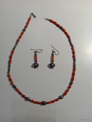 Коралловое колье и серьги
