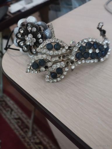 Две заколки старыя